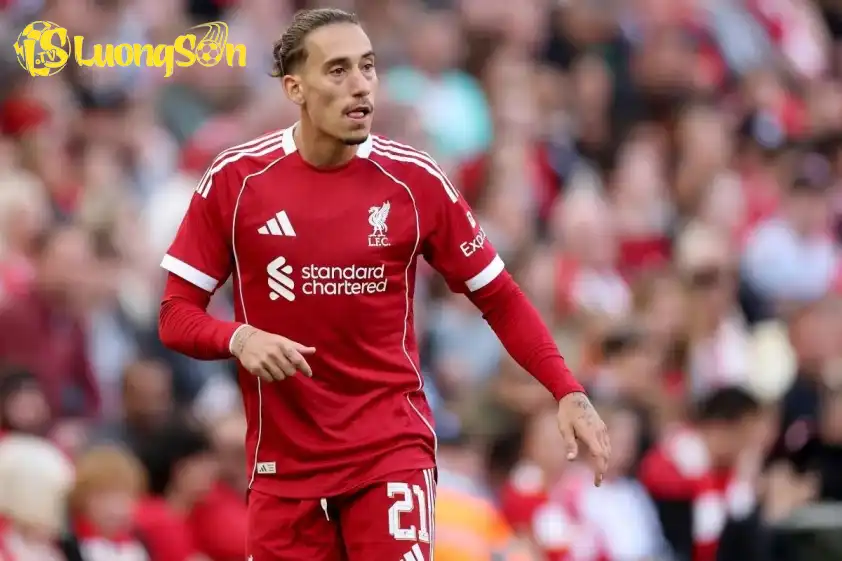 Rất khó cho hậu vệ người Hy Lạp có thể cạnh tranh tại Liverpool (Ảnh: GOAL)